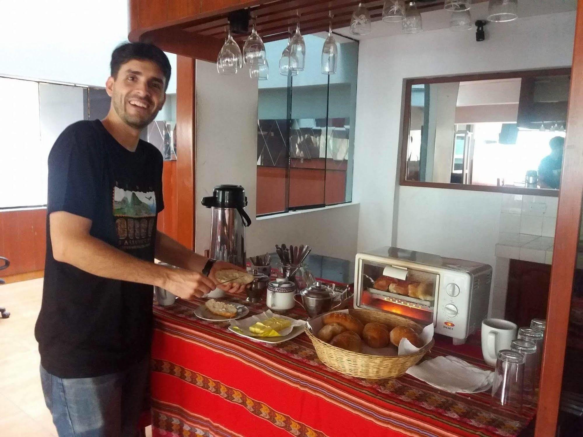 La Posada Del Rey - Lima Airport Hostel Экстерьер фото